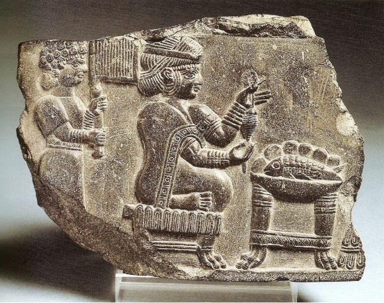 Die Spinnerin: neuelamisches Relieffragment einer spinnenden Frau, Louvre